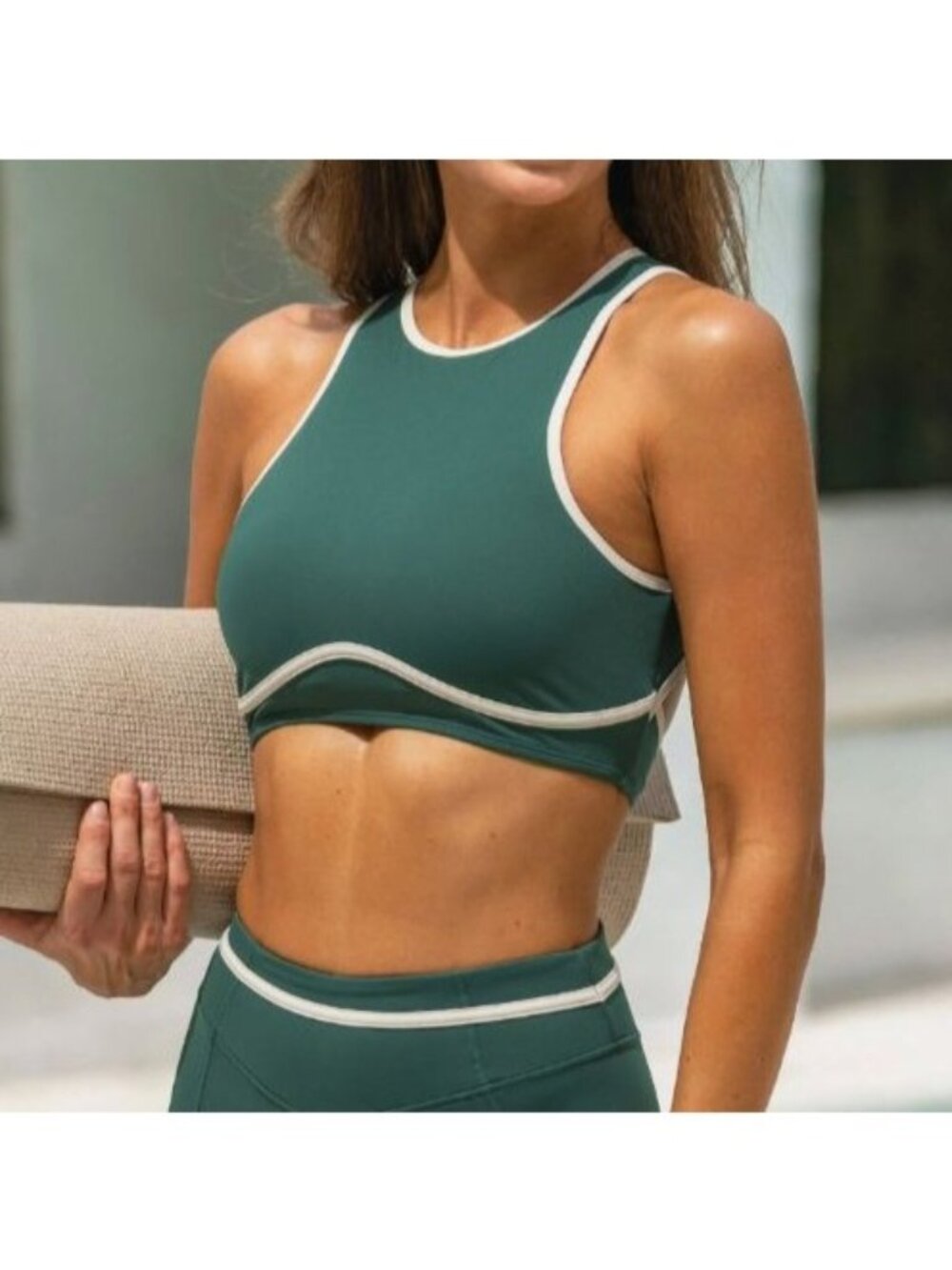 NWT Berlook Crop Tank Top Sz M Green Open Back Athletic Yoga Workout Activewear